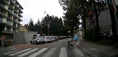 [LIST DO REDAKCJI] Inwestycja drogowa przy Broniewskiego utrudnia życie pieszym-21113