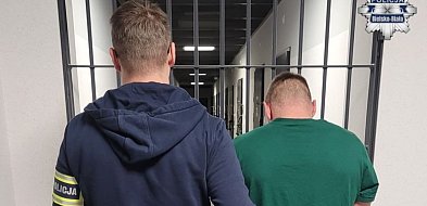 Narkotyki popijał alkoholem. Na dodatek miał sądowy zakaz prowadzenia pojazdów-21732