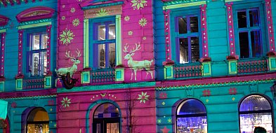 Grzaniec, mikołaje-akrobaci i karuzela. Święta na Starówce wystartowały-22800