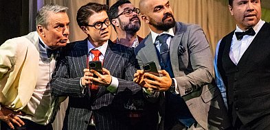 „TESTOSTERON” na deskach teatru czyli… męskie hormony w disco-polowej oprawie-23371