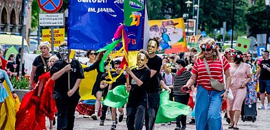 Kolorowy pochód młodzieży przeszedł ulicami Bielska-Białej