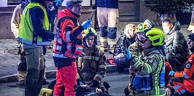 40 załóg ratowniczych i 10 minut na decyzje. Nocna symulacja wypadku autobusu
