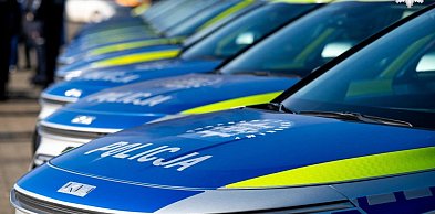 Nowe radiowozy dla bielskiego garnizonu policji. 14 pojazdów trafiło do służby