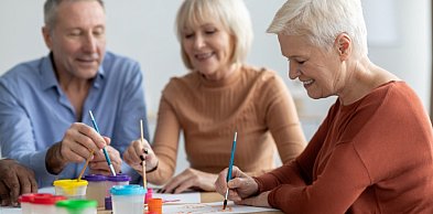 Szukasz sposobu, by pomagać innym poprzez sztukę? Odkryj zawód, który łączy kreaty