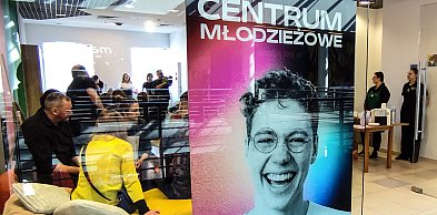 Centrum młodzieżowe w Sferze już działa. Kanapy, planszówki, PlayStation i… kakao