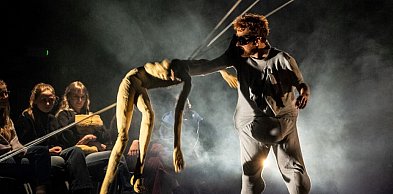 „Blind” w Banialuce. Poruszający spektakl o ciemności, bólu i odzyskiwaniu siebie