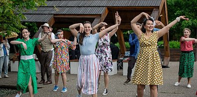 sWING Potańcówka na lotnisku. Taneczna energia mimo deszczu