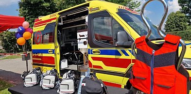 Bielskie Pogotowie z nowym ambulansem i sprzętem za miliony
