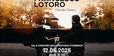 Francesco Lotoro zagra w Sali Ceremonii cmentarza żydowskiego przy Cieszyńskiej