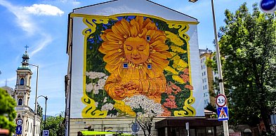 Nowy mural w Bielsku-Białej. Prekolumbijskie klimaty na placu Opatrzności Bożej