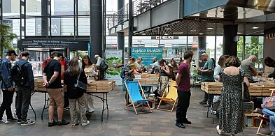 Jesienny charytatywny kiermasz książek w Galerii Sfera-21816