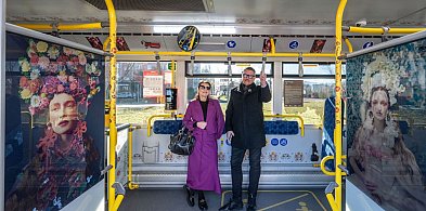 ETNObus w Bielsku-Białej. Mobilna galeria sztuki kursuje na miejskich liniach
