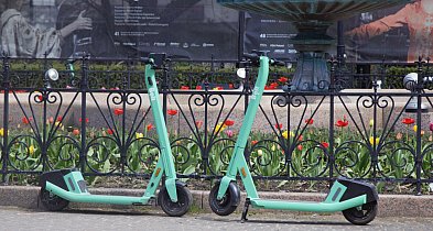 Nie każdy pojedzie na e-hulajnodze. Jazda poniżej 13. roku życia –  pod nadzorem