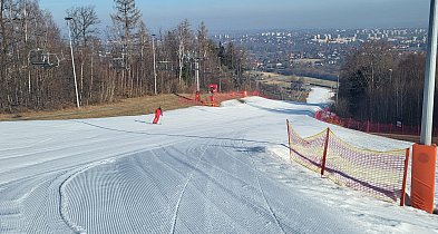Wiosna wokół, a stok na Dębowcu nadal działa