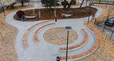 Nowy skwer przy ul. Stefanii Sempołowskiej i Hugona Kołłątaja w Bielsku-Białej