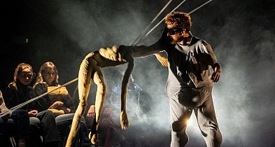 „Blind” w Banialuce. Poruszający spektakl o ciemności, bólu i odzyskiwaniu siebie