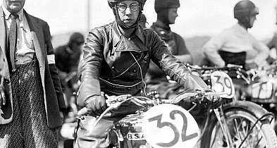 Motocyklowa gymkhana na stadionie „Na Górce”. Unikatowe nagranie z 1936 roku