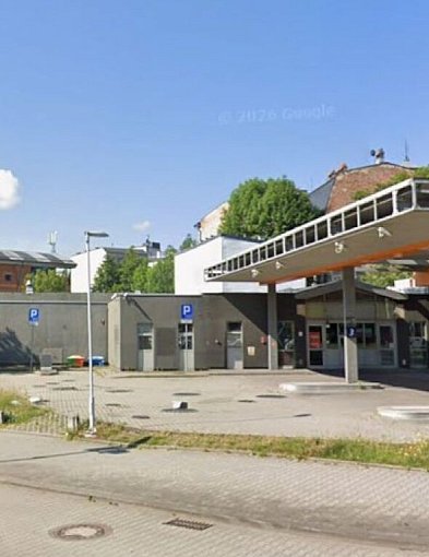Dlaczego stacja paliw przy Partyzantów  wciąż stoi pusta