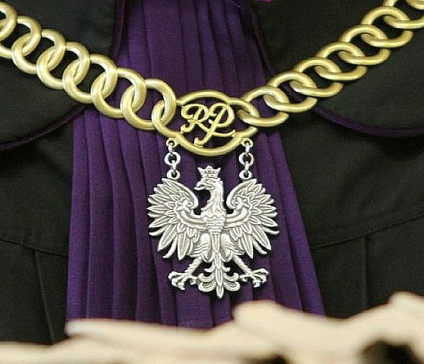 Niecodzienny wypadek w Bielsku-Białej: ranny od kosiarki i nietrzeźwy kierowca-21457