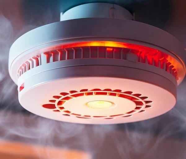 Rewolucja w przepisach pożarowych. Nowe obowiązki dla właścicieli domów i firm-22006