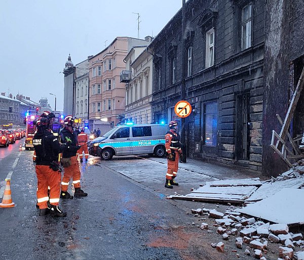 Zawaliła się część kamienicy przy ul. Partyzantów-22419