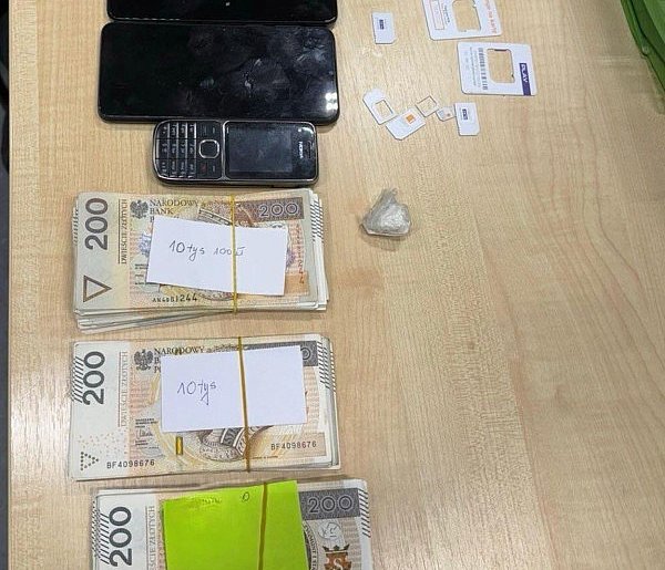 Bielsko-Biała: policja zatrzymała sprawcę oszustwa „na wnuczka” i odzyskała 30 tys-22644