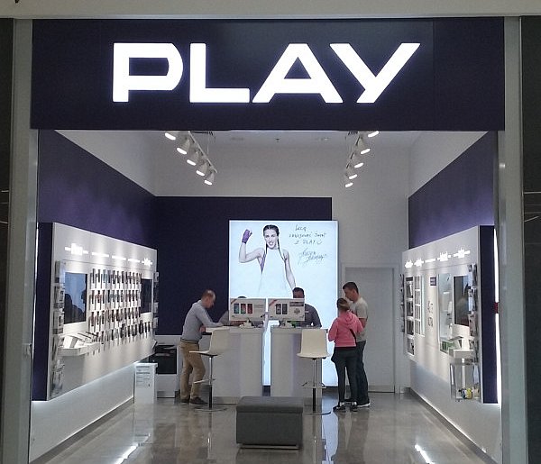 Potężna kara dla Play. Sieć ma zwrócić klientom pobrane środki-22743