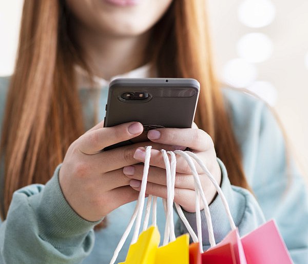 Zalando i Temu podpadły urzędowi. Klienci byli wprowadzani w błąd-23448