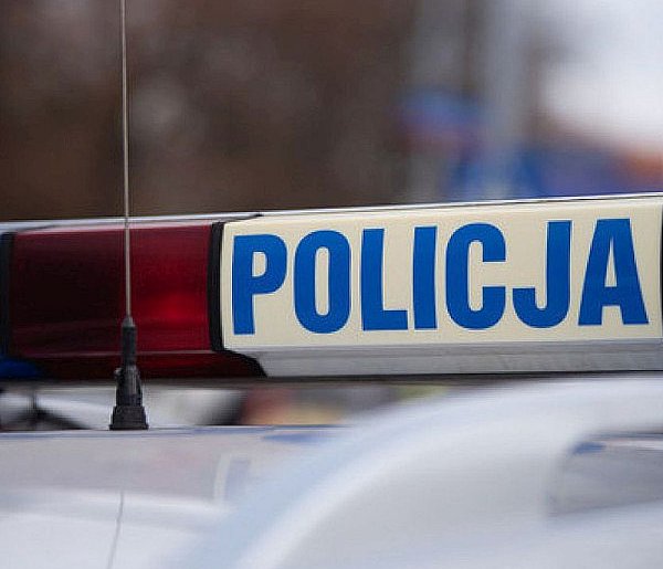 Atak chuligański na przystanku w centrum Bielska-Białej. Poszkodowana 17-latka-23503