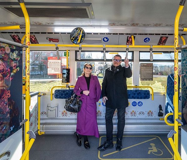 ETNObus w Bielsku-Białej. Mobilna galeria sztuki kursuje na miejskich liniach