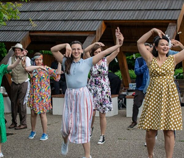 sWING Potańcówka na lotnisku. Taneczna energia mimo deszczu