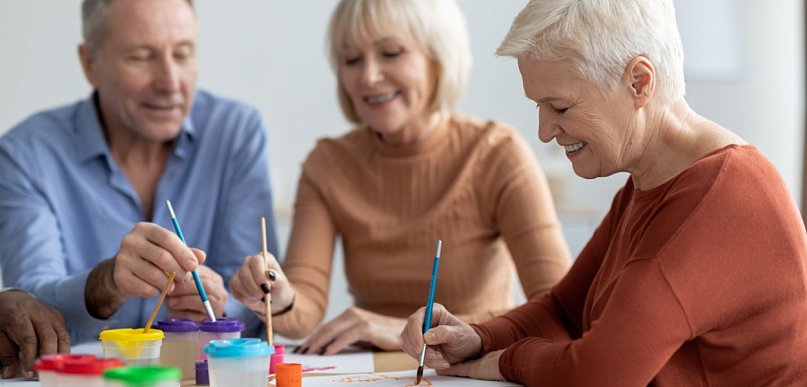Szukasz sposobu, by pomagać innym poprzez sztukę? Odkryj zawód, który łączy kreaty