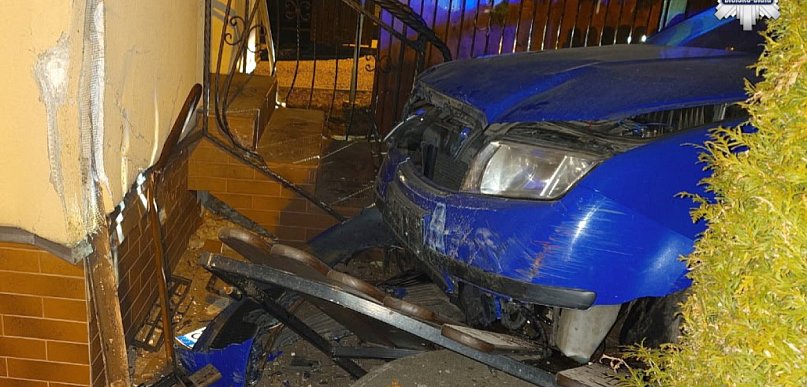 Bielsko-Biała: Pijana kierująca wjechała w dom przy ul. Krzemionki
