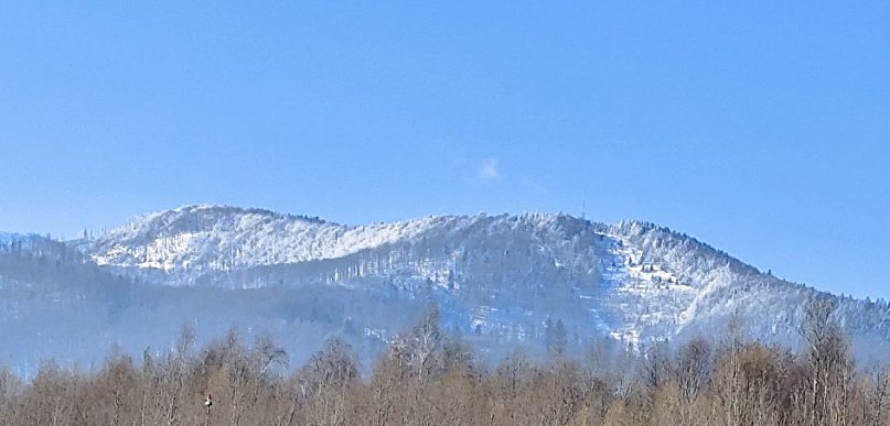 Warunki w Beskidach: powyżej 900 m nawet 50 cm śniegu. GOPR ostrzega