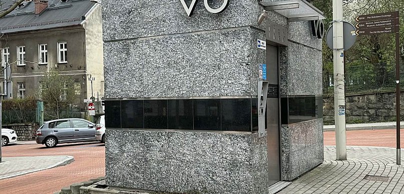 Toalety publiczne - problem wraca jak bumerang