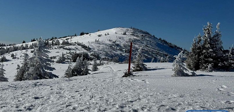 W Beskidach wciąż zalega śnieg. Powyżej 1000 m n.p.m. trudne warunki na szlakach