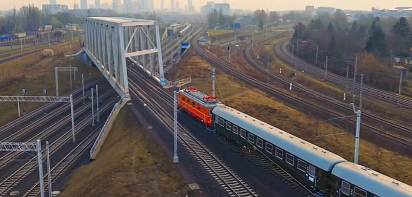 Nieśpieszny PKP Intercity w Bielsku-Białej. Retro przejazdy w kwietniu 2026