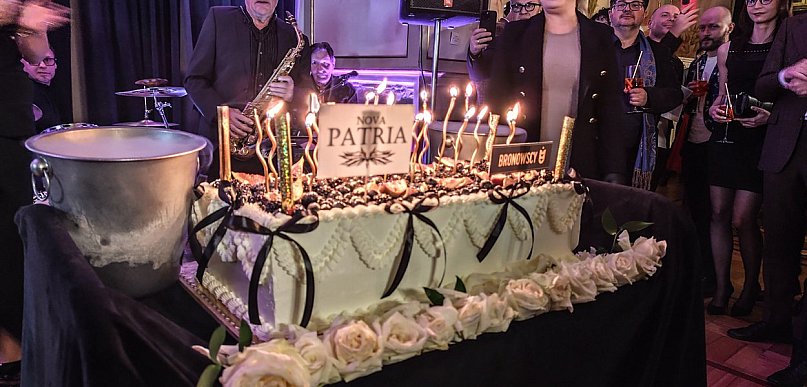 Oficjalne otwarcie NovaPatrii: Tom Hausner Band, tort od Bronowskich i pokaz tanga