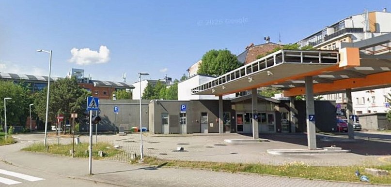 Dlaczego stacja paliw przy Partyzantów  wciąż stoi pusta