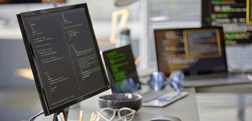 Jaki hosting dla firmy — porównanie technologii, parametrów