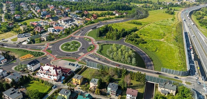 Papierologia ruszyła z fotela i zaczęła iść w stronę łopaty