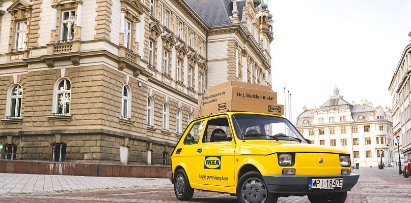 IKEA urządza się w Bielsku-Białej wykorzystując Malucha - 21262