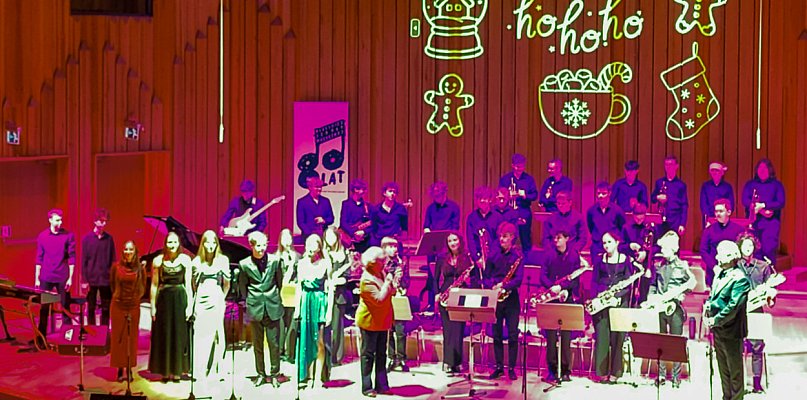 Świąteczny koncert Big-Bandu w Bielsku: muzyczna energia i owacje na stojąco - 22638