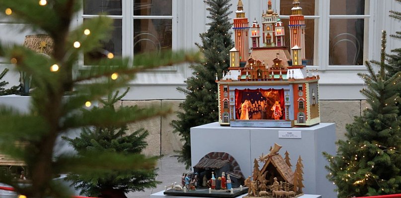 20 szopek w atrium bielskiego Muzeum Historycznego na zamku - 22653