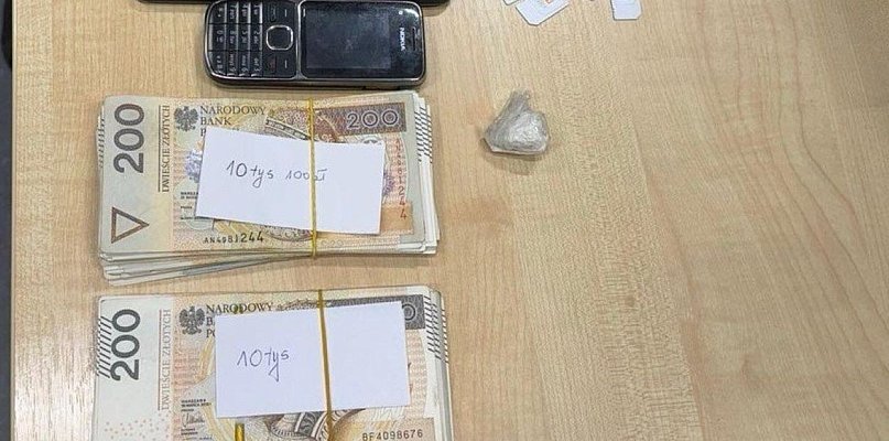 Bielsko-Biała: policja zatrzymała sprawcę oszustwa „na wnuczka” i odzyskała 30 tys - 22644