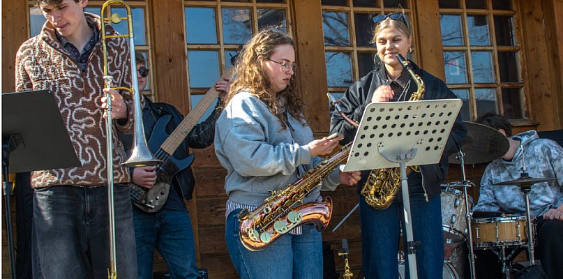 Jazzowe śniadanie na stoku Dębowca
