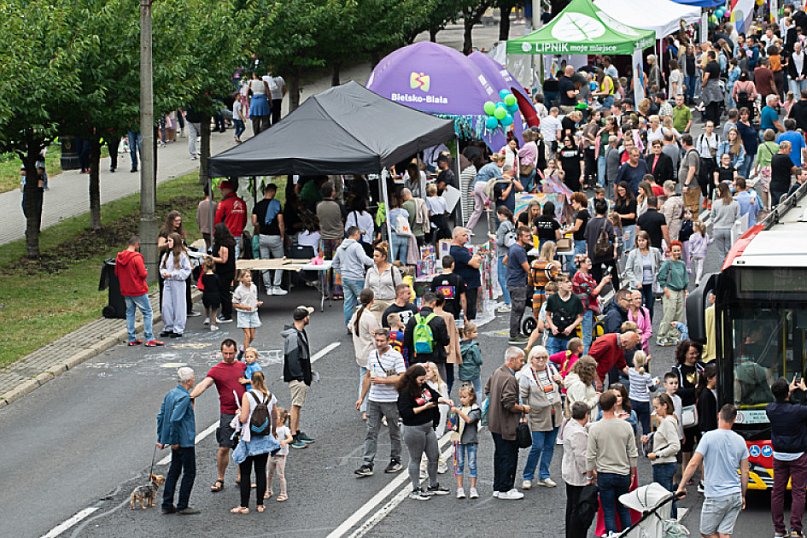 Rodzinny piknik SpLATA i koncert grupy 2B Voice