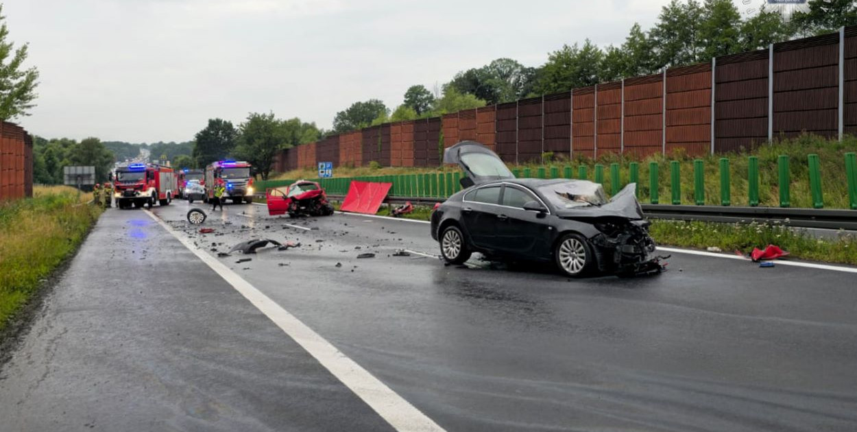 Tragiczny wypadek na S52 przed Bielskiem-Białą. Jedna osoba nie żyje