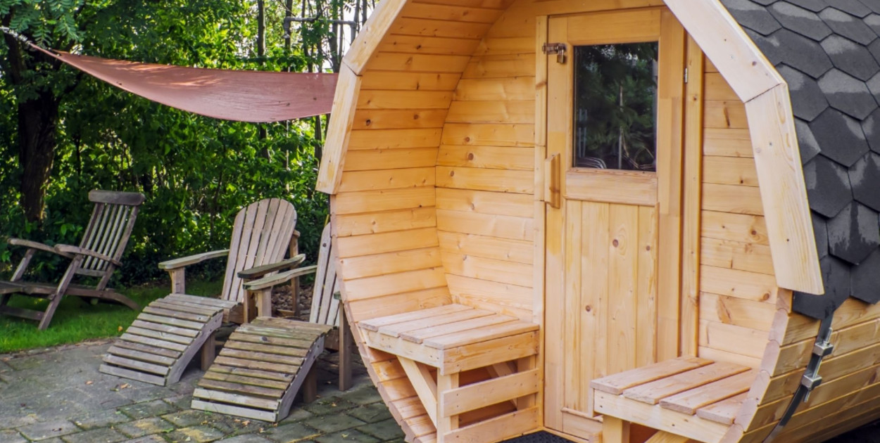 Stylowy relaks w przydomowym ogrodzie — sauny, baseny, altany