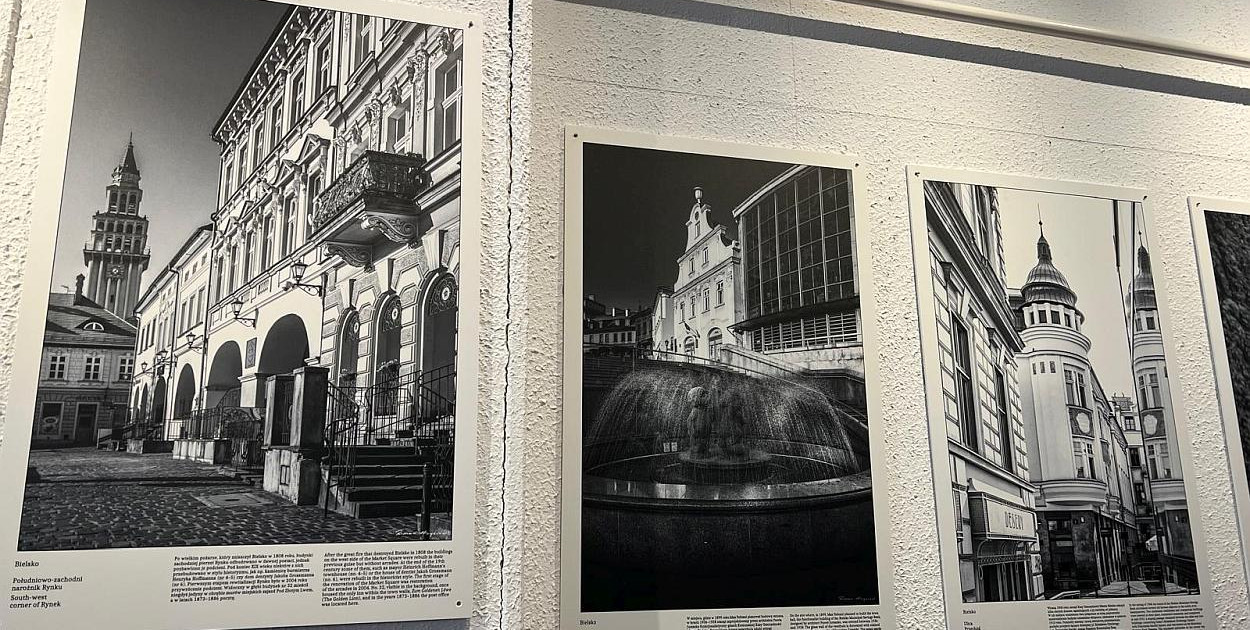 Wystawa Bielsko-Biała – miasto, które mówi obrazami w usteckim Domu Kultury fot. Agata Wolna / Wydział Prasowy UMBB